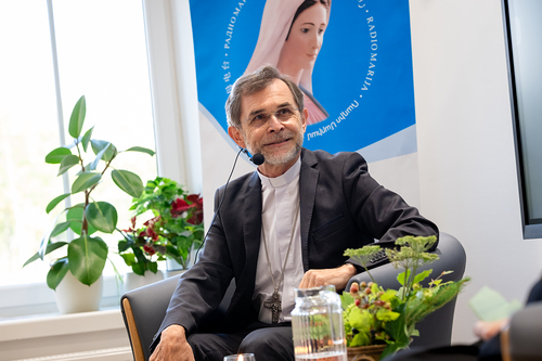 EB Grünwidl bei einer Livesendung Radio Maria / Erzdiözese Wien/ Schönlaub, Stephan Schönlaub EB Grünwidl bei einer Livesendung Radio Maria
