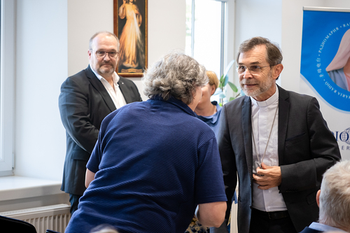 EB Grünwidl bei einer Livesendung Radio Maria / Erzdiözese Wien/ Schönlaub, Stephan Schönlaub EB Grünwidl bei einer Livesendung Radio Maria